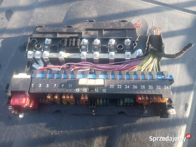 skrzynka bezpieczników BMW E46 Compact 316 Milejewo