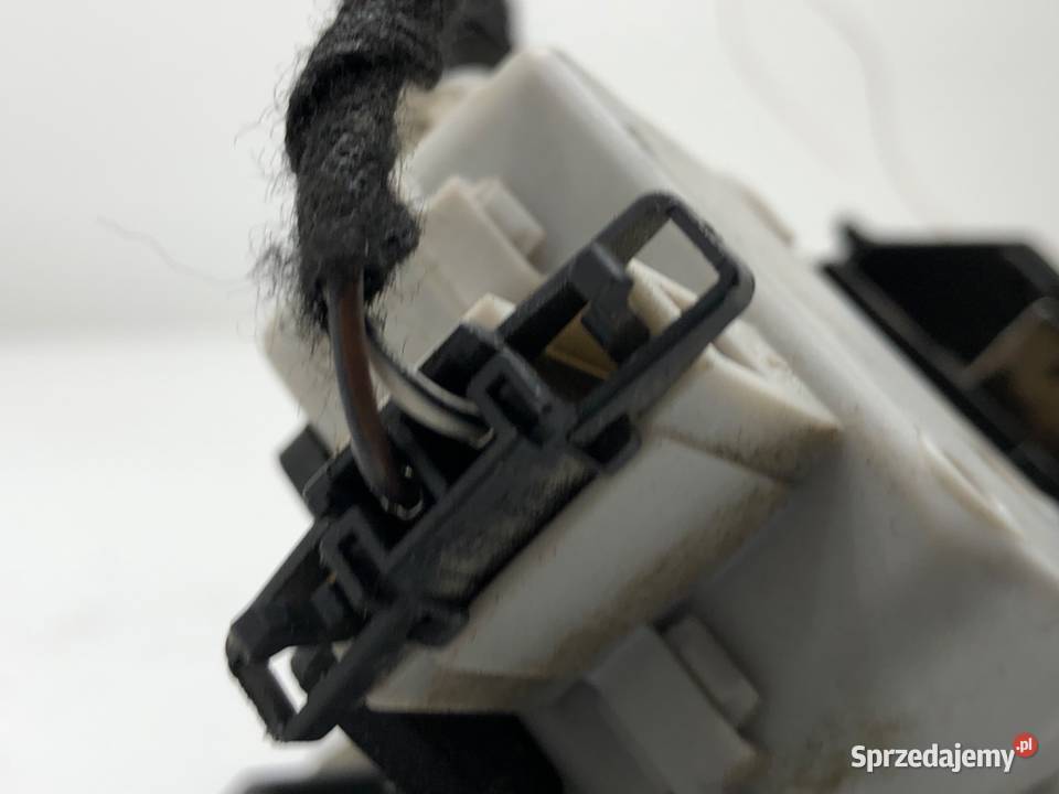 KLAMKA KLAPY TYŁ AUDI A6 C5 8D9827565H Hatchback Klapy bagażnika