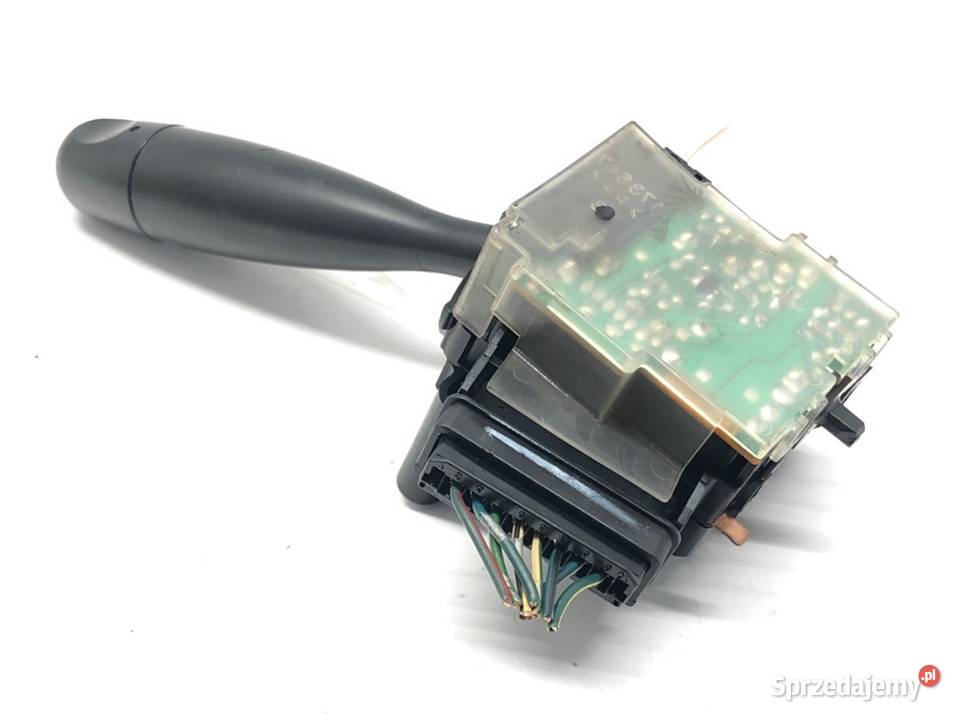 PRZEŁĄCZNIK WYCIERACZEK TOYOTA YARIS I 9905