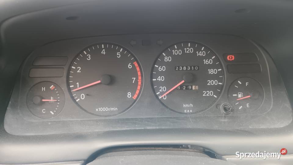 Toyota Corolla e10 13