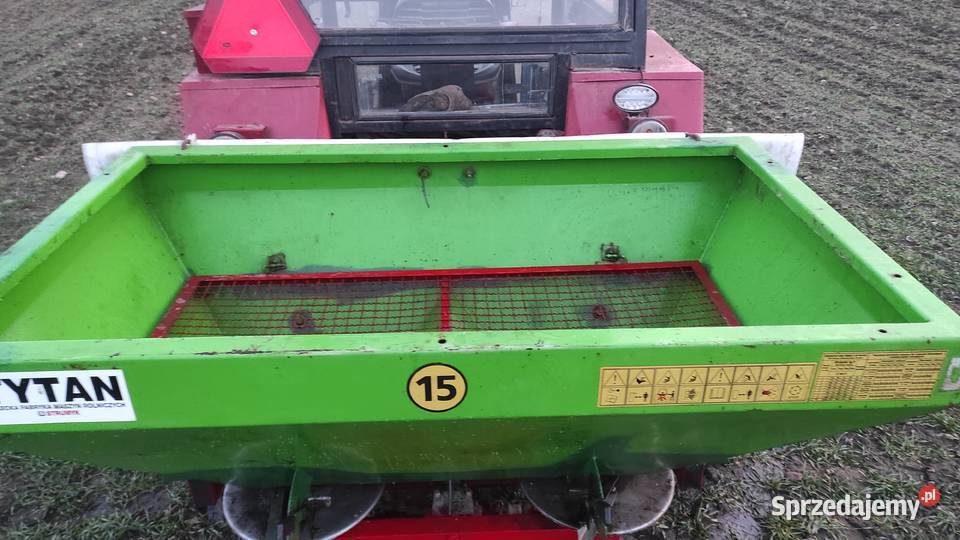 rozsiewacz nawozu Strumyk Tytan 600l Kostrzyn