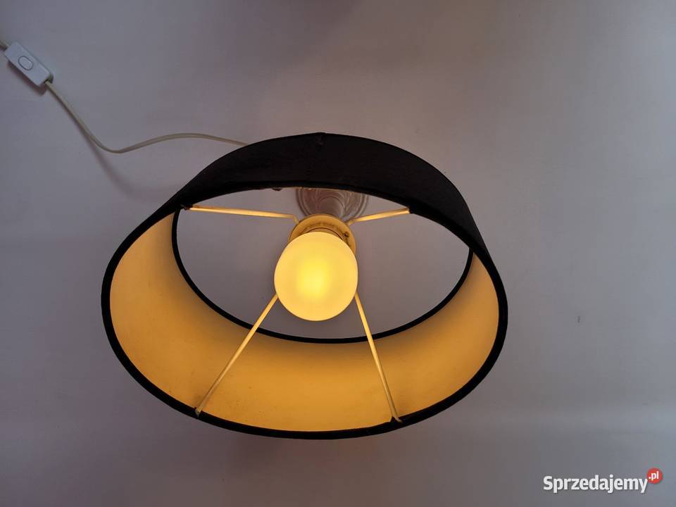 Lampka nocna z drewnianą podstawą Białogard