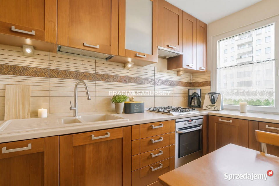 Mieszkanie sprzedam 67m2 4 pokoje Kraków Józefa