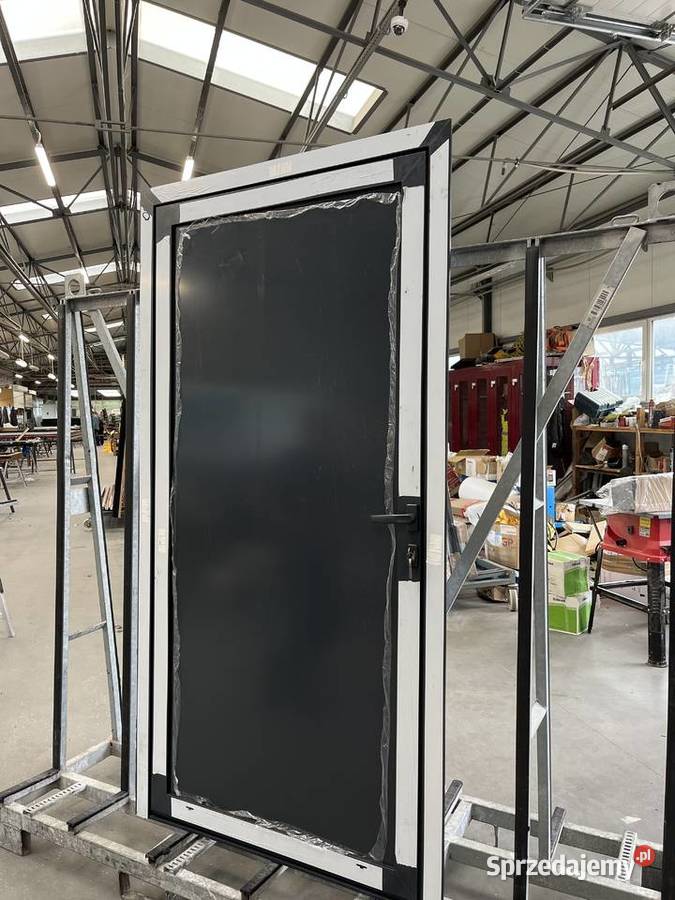 Drzwi aluminiowe zewnętrzne RAL7016 antracyt Drzwi łódzkie Sieradz