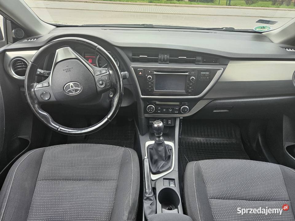 TOYOTA AURIS TOURING