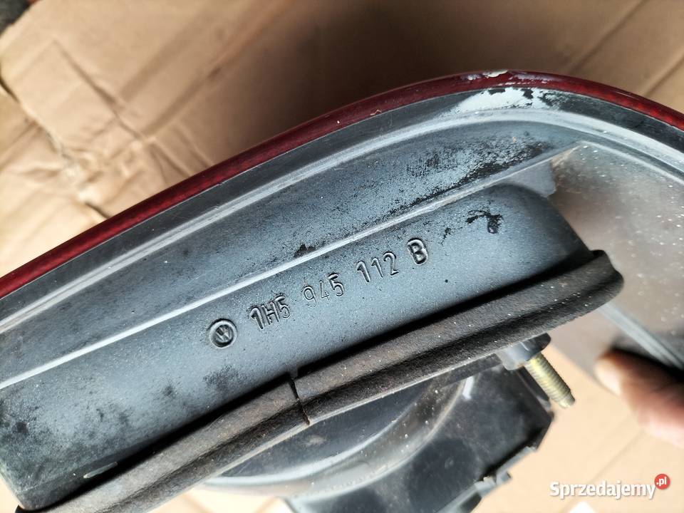 LAMPA TYŁ TYLNA PRAWA VW VENTO 1H5945112B osobowe lubelskie Kamień-Kolonia