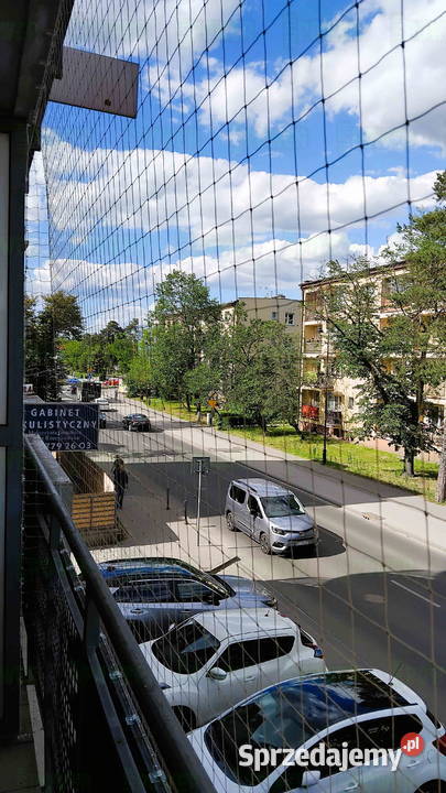 Montowanie siatki na balkonie przeciw ptakom mazowieckie Warszawa