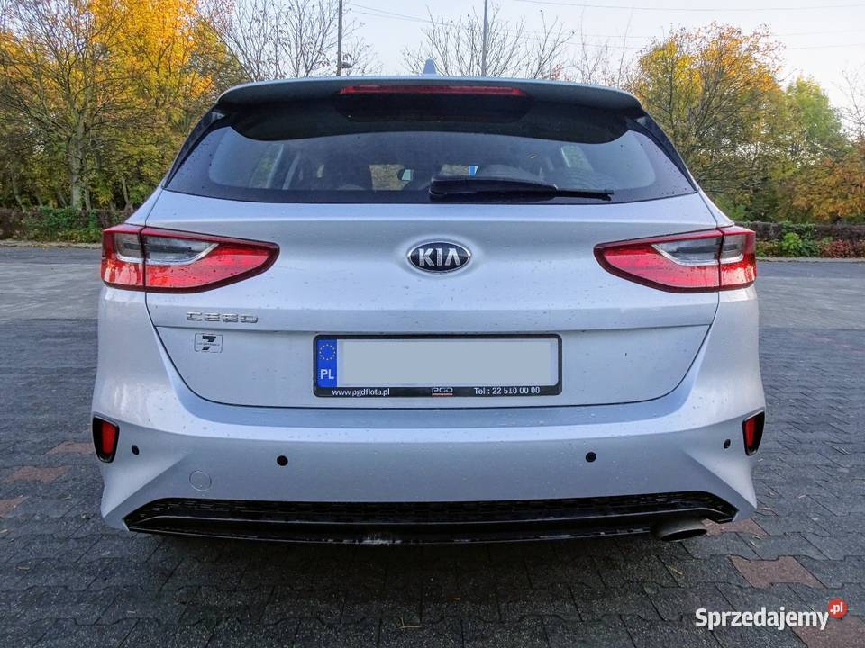 Kia Ceed III 10 TGDI 63 pierwsza rejestracja kupiony w polskim salonie Warszawa