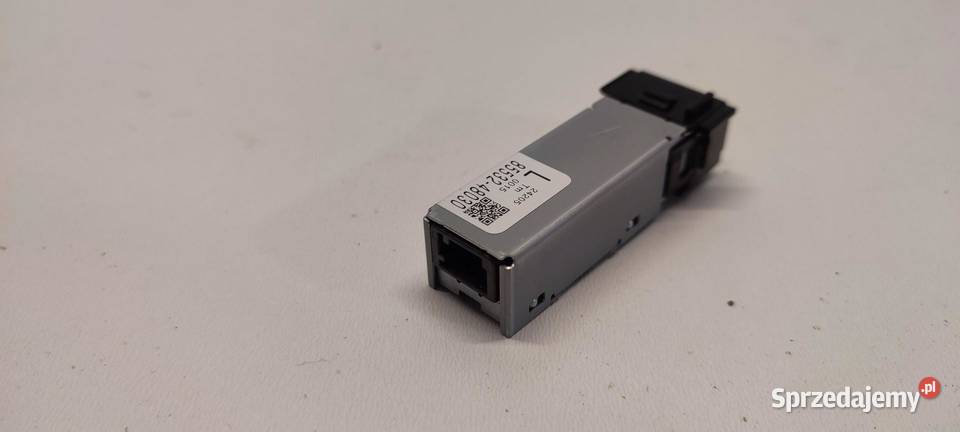 MAZDA 2 TOYOTA YARIS IV GNIAZDO USB 8553248030 sprzedam