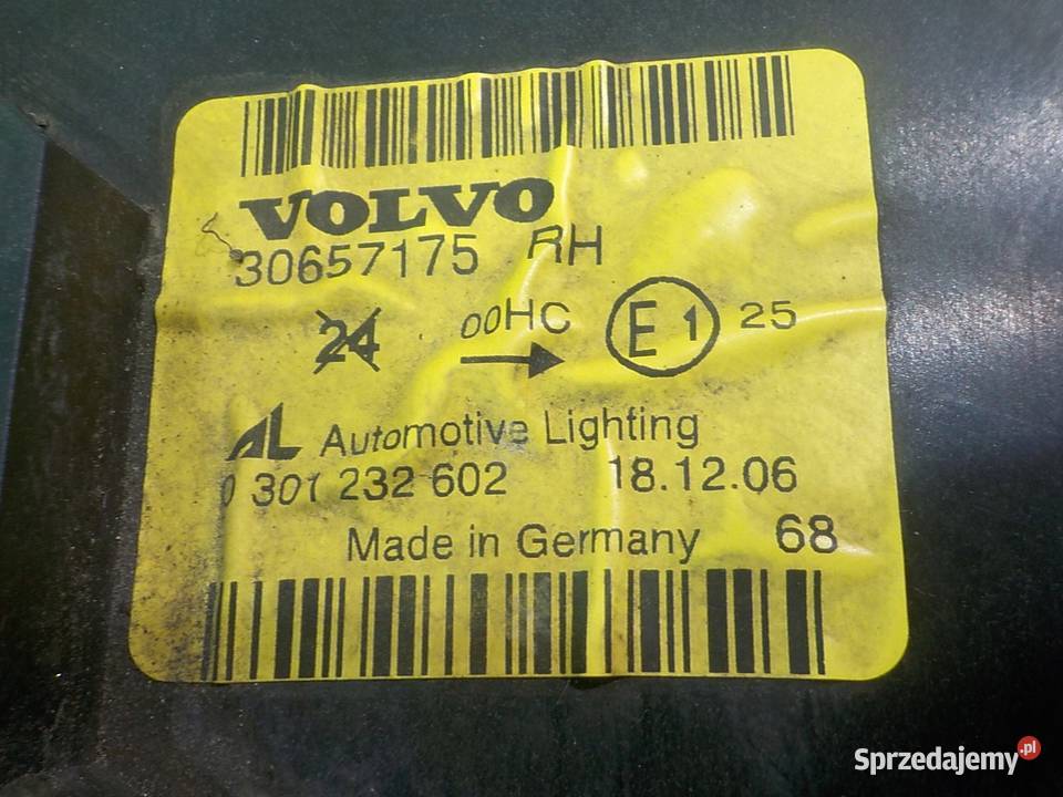 VOLVO C30 25T5 07r 3D lampa prawa przod 30657175 Lampy przednie Suków sprzedam