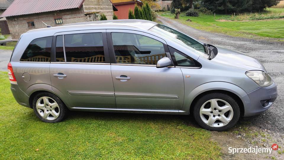 Opel Zafira B lifcie 18 Benzyna 140 2008r 7os Przeworsk