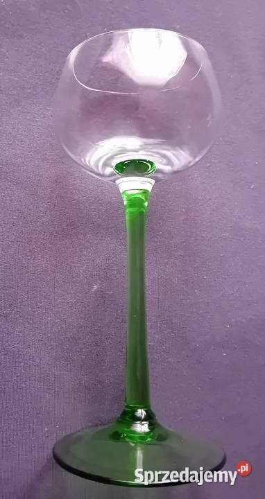 Kieliszek do wina z wzorem optycznym na zielonej wielkopolskie