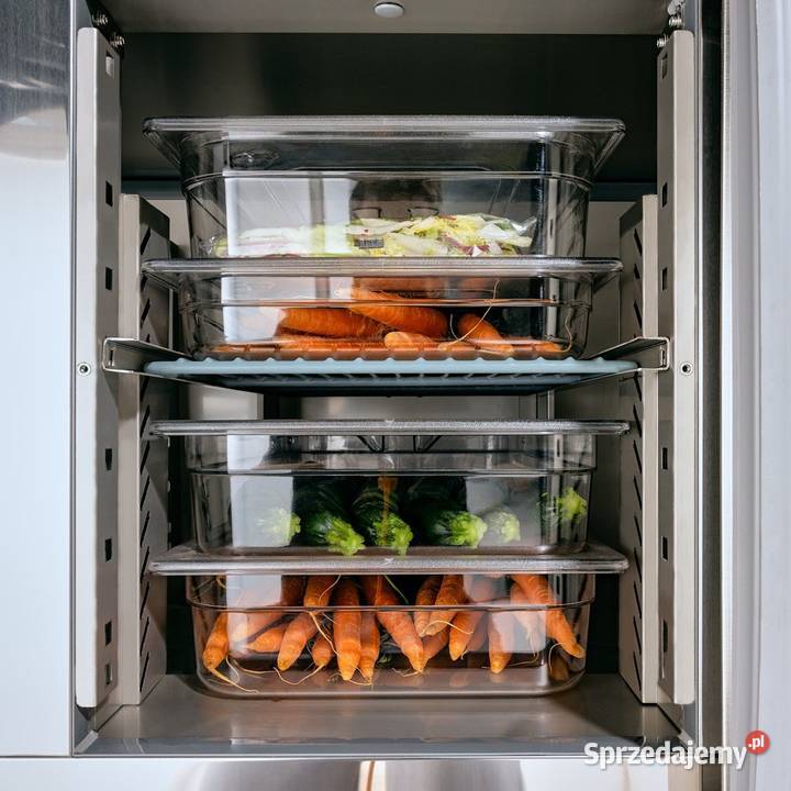 Stalgast Stół chłodniczy 3 drzwiowy z agregatem sprzedam