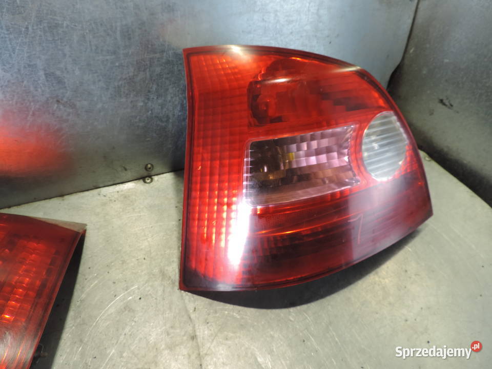 HONDA CIVIC VII HB 5D LAMPA LEWY TYŁ TYLNA Nowy Sącz