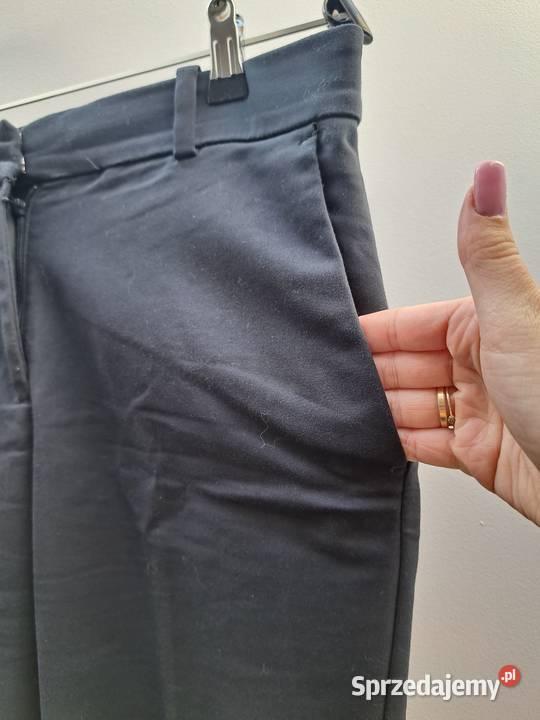 Eleganckie czarne spodnie damskie HM 42 L Rozmiar 42(XL) Trąbki Wielkie