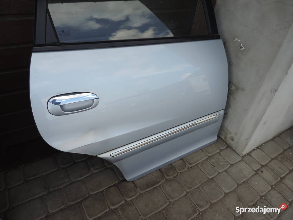 DRZWI PRAWY TYŁ KIA CARENS II 0206 LAK 6C małopolskie Nowy Sącz