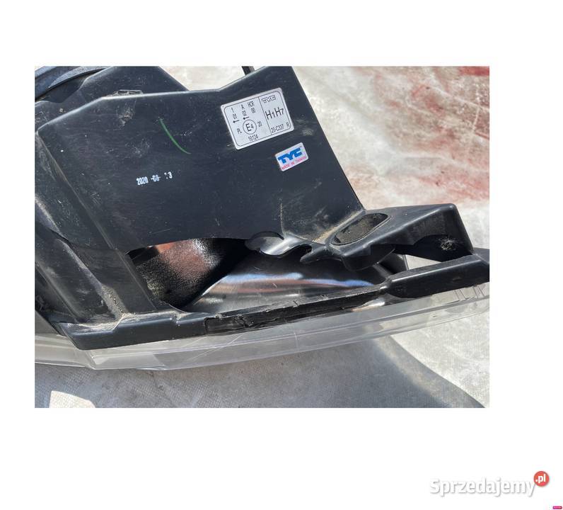 Lampa prawa reflektor prawy Renault Master III dostawcze podkarpackie Tarnobrzeg