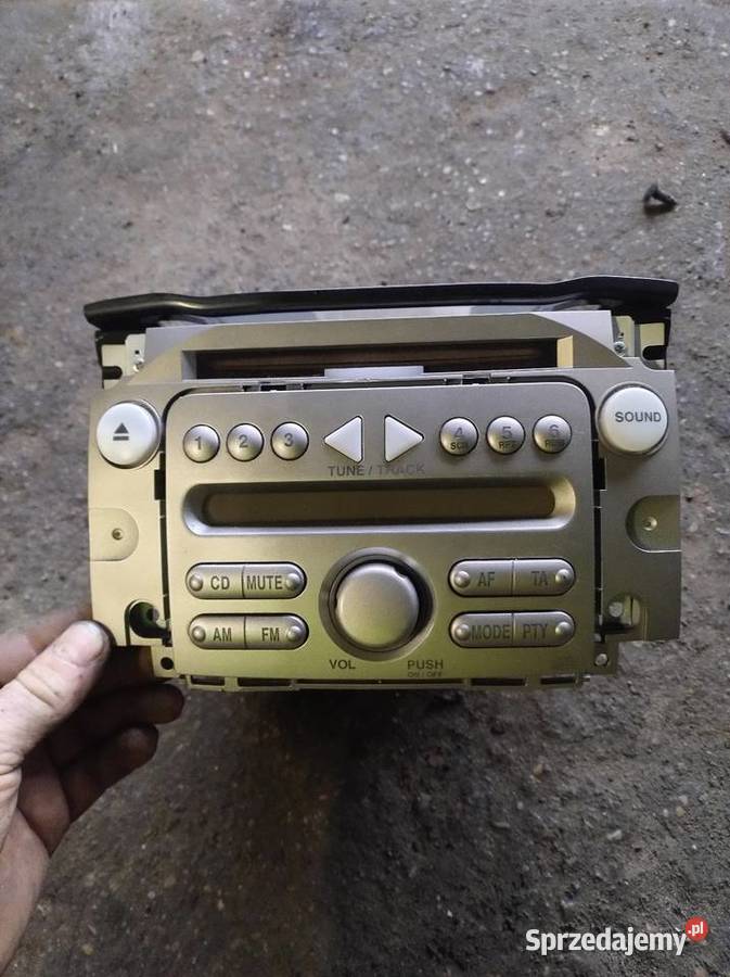 Radio z CD Clarion Daihatsu Sirion II Lift osobowe Elbląg sprzedam
