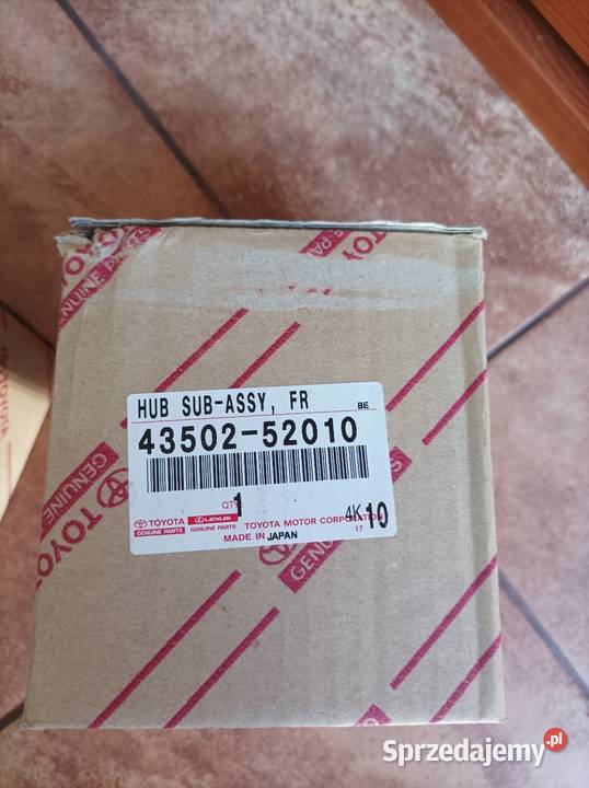 Toyota Yaris piasta przód 99r 05r pompa wody IQ