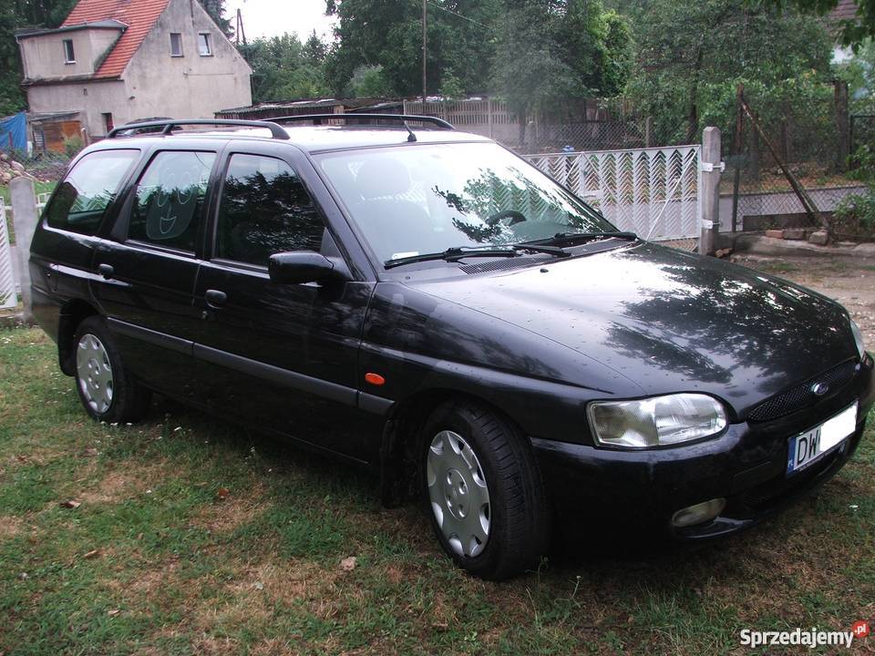 Ford Escort VI Kombi w bogatym wyposażeniu Ziębice