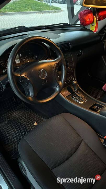 Sprzedam samochód Mercedes w203 C klasa sedan