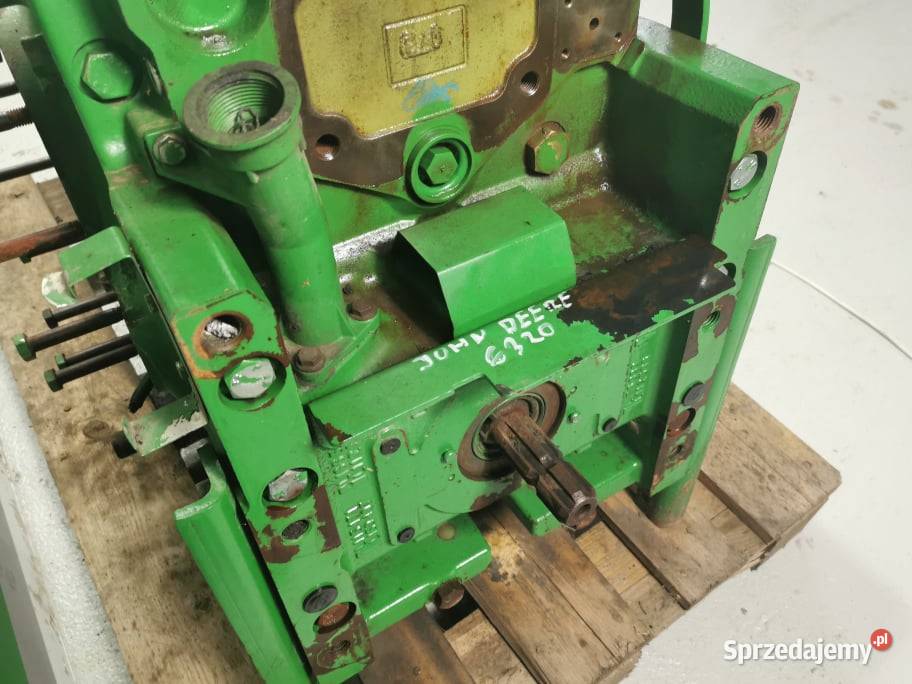 Wałek odbioru mocy z obudową John Deere 6330