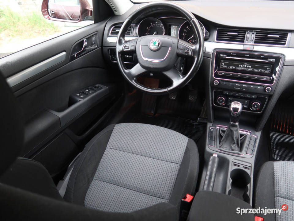 Skoda Superb 18 TSI światła przeciwmgielne Katowice