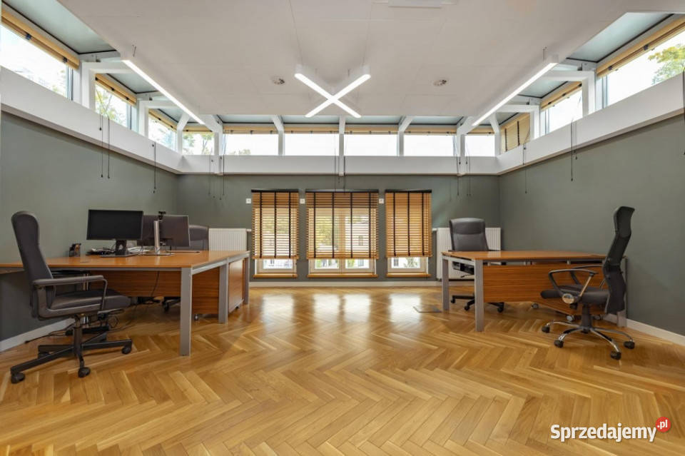 Nowoczesny biurowiec z parkingiem centrum Szczecin