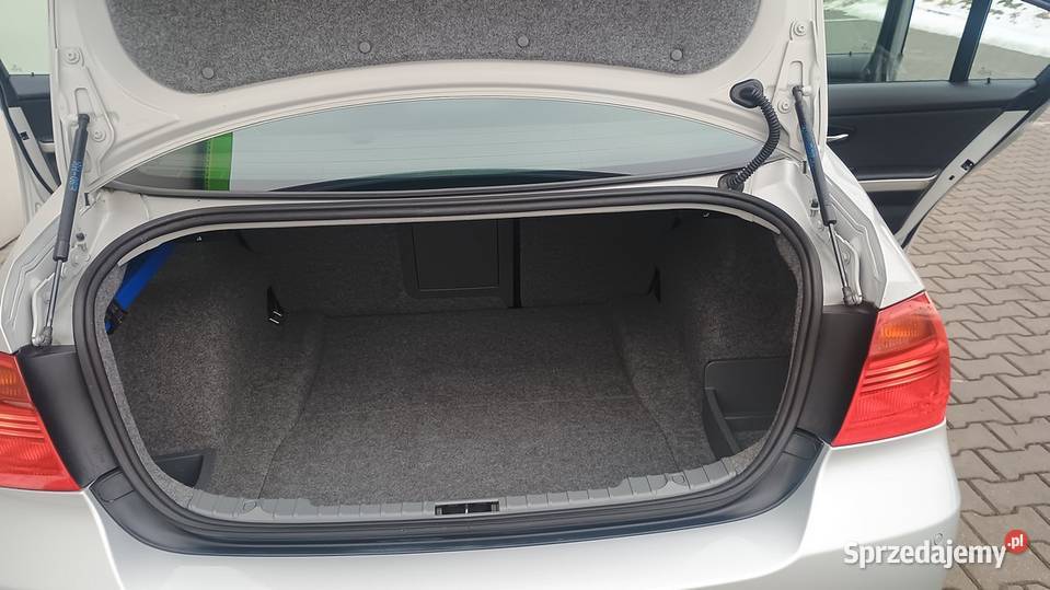 BMW 320 E 90 Benzyna bezwypadkowy serwisowany elektrochrom. lusterka boczne Strumień