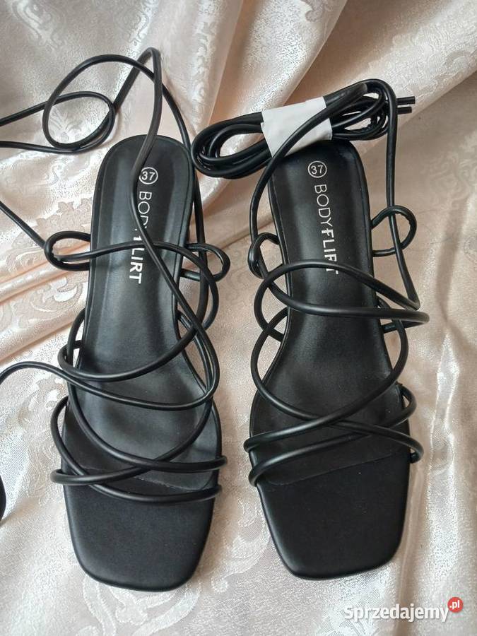 Czarne sandały rzymianki BODYFLIRT bonprix 37