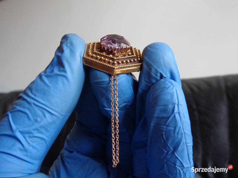 Broszka złota z ametystem Broszki opolskie Brzeg