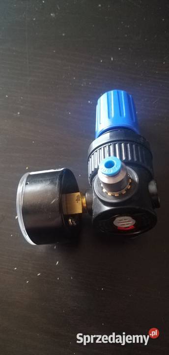 Regulator ciśnienia z manometrem 18 Ząbki