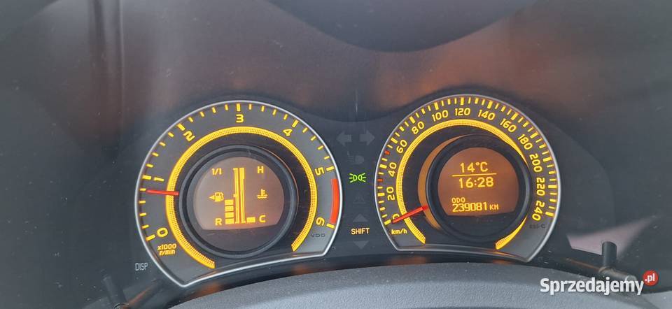 Toyota Auris 14D4D z hakiem Auris