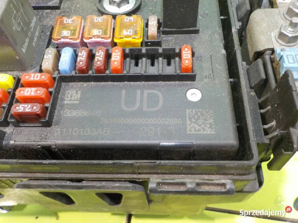 OPEL ZAFIRA C 14r 5D skrzynka bezpiecznikow sprzedam