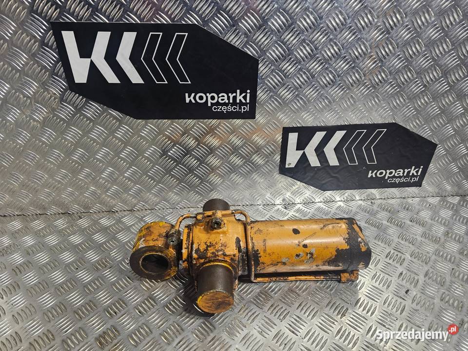 Siłownik hydrauliczny obrotu konika Massey Gdynia