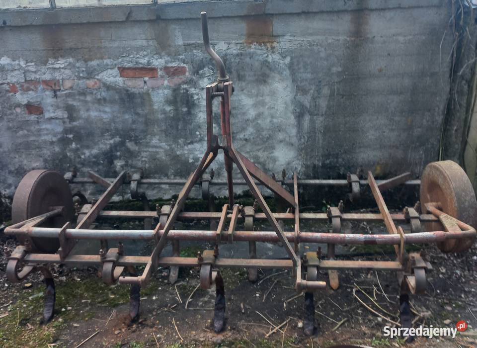 pług dwuskibowy nieuszkodzony Więckowice