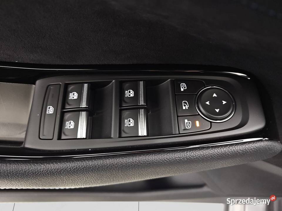 AUSTRAL 12 ETech Full Hybrid 200 Iconic esprit