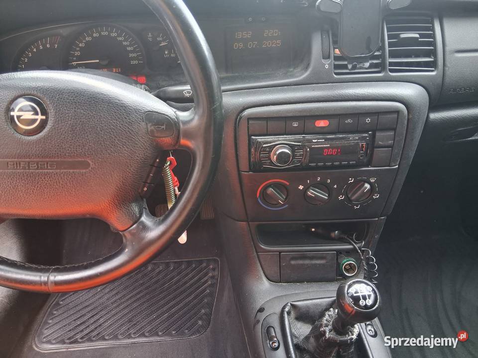 sprzedam samochod osobowy Opel vectra B Z 20 Piła sprzedam