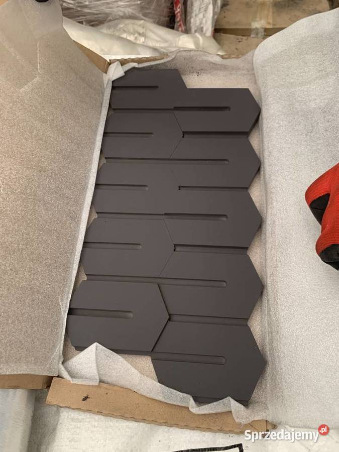 Syndyk sprzeda płytki i zapasy towarów 30 ceny Ścinawa