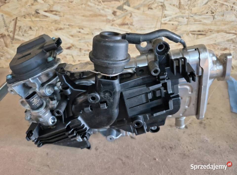 Zawór EGR z chłodnicą Mercedes OM654