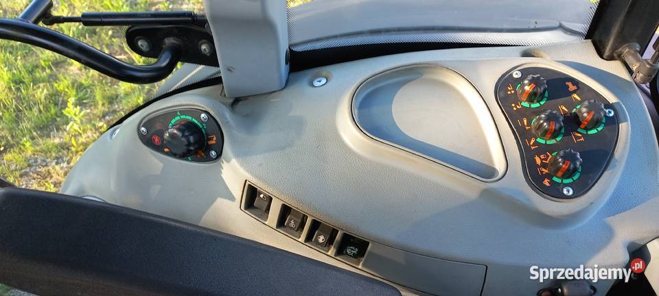 Holland T4050 Deluxe 96 5770 h TUZ VOM 2014 r świętokrzyskie Podchojny