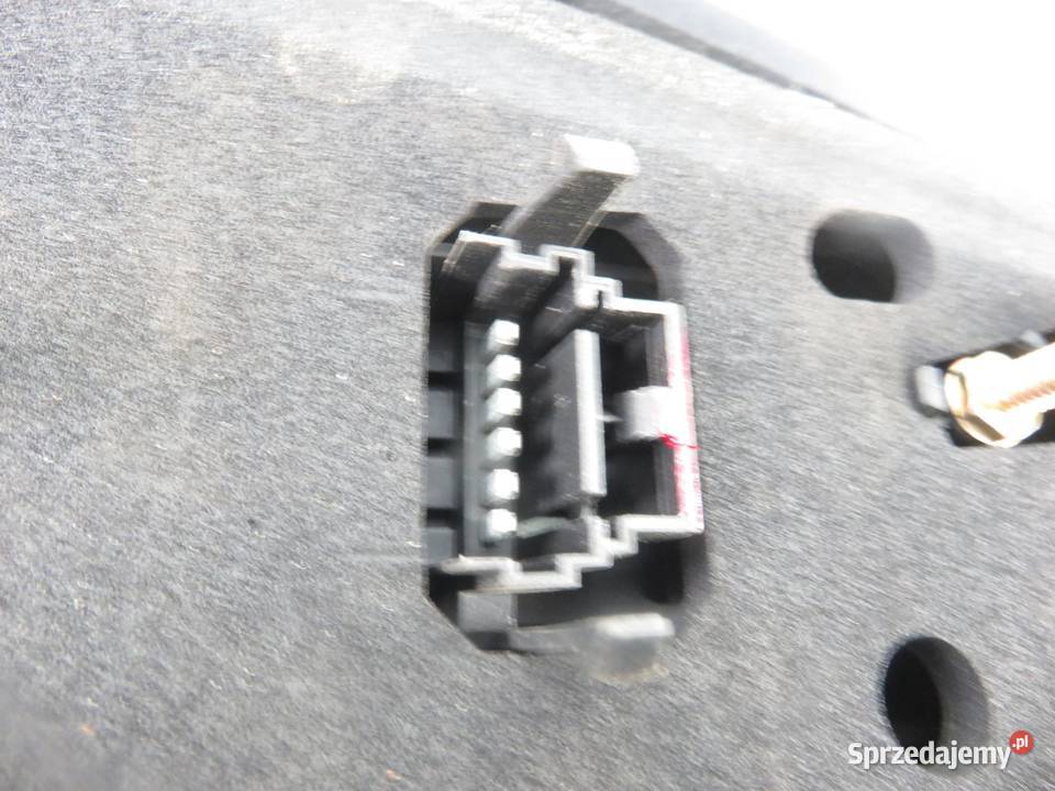 LAMPA PRAWA TYLNA DACIA LOGAN 8200211019 Lampy tylne