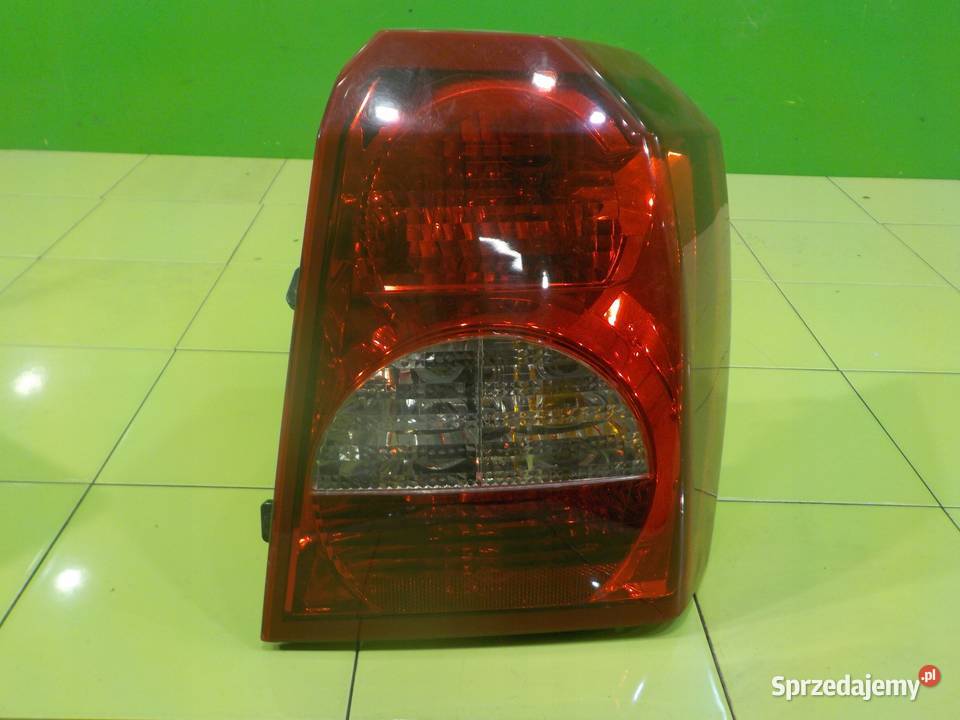 DODGE CALIBER 20 B 08r 5D lampa prawa tyl Suków