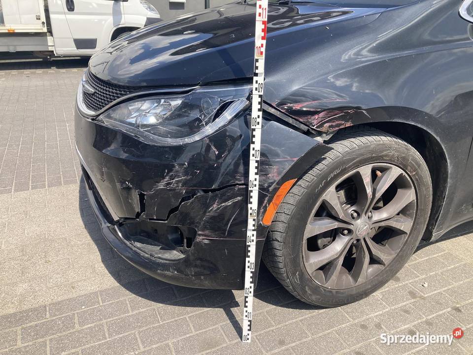 Chrysler pacifica lekko uszkodzony sprzedam