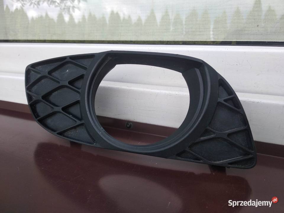 Toyota Yaris I 1 kratka zderzaka przedniego