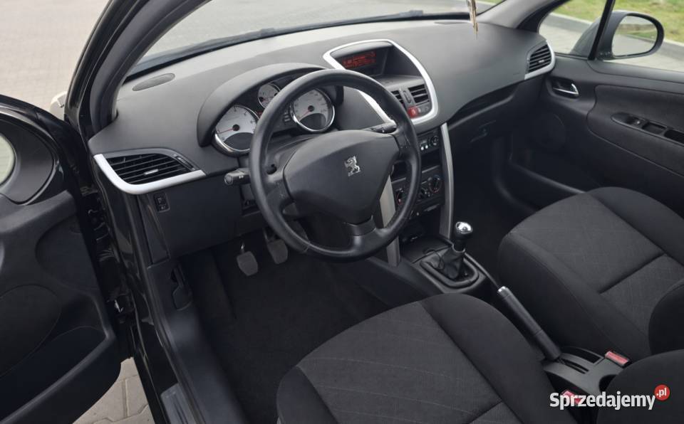 Peugeot idealnym na pierwsze auto sprzedam