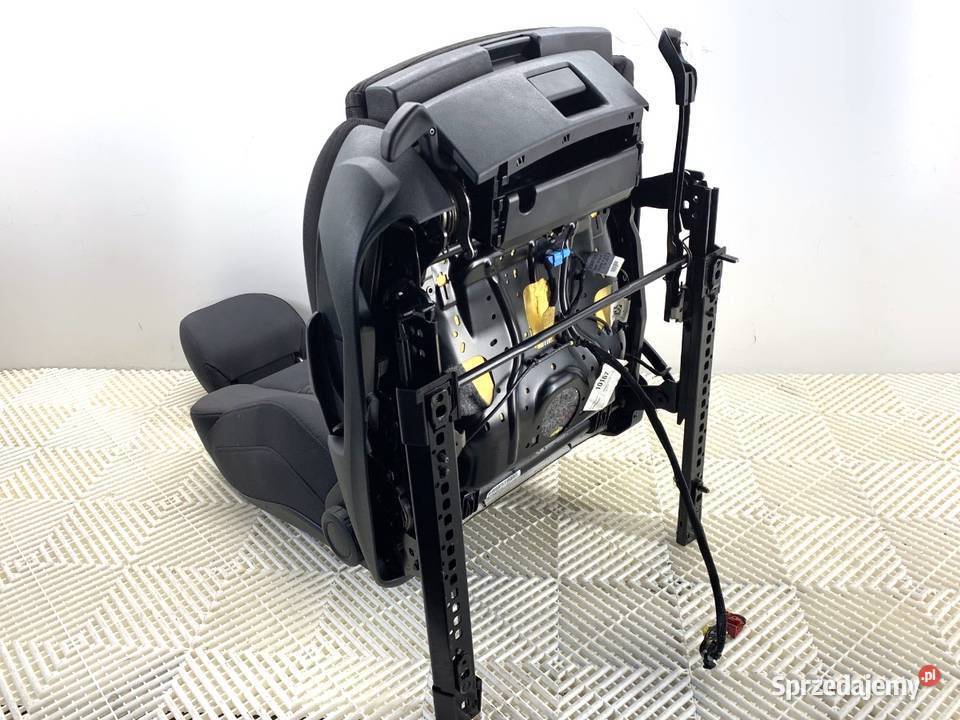 FOTEL PRAWY PRZÓD AUDI A3 8V SedanLimuzyna