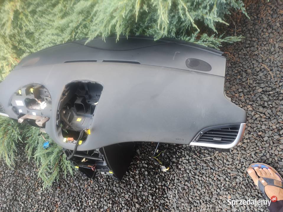 Konsola Peugeot 207 Deski rozdzielcze, konsole