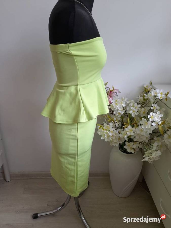 Koktajlowa sukienka firmy Missguided S Bogatynia