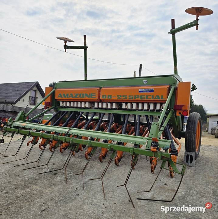 Siewnik zbożowy Amazone D8 25m Specjal import Maków